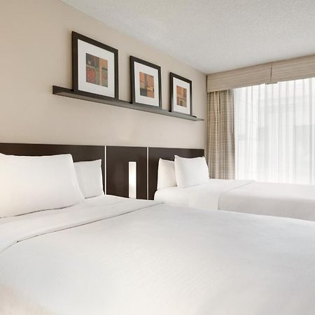 Embassy Suites By Hilton - Montréal Eksteriør billede