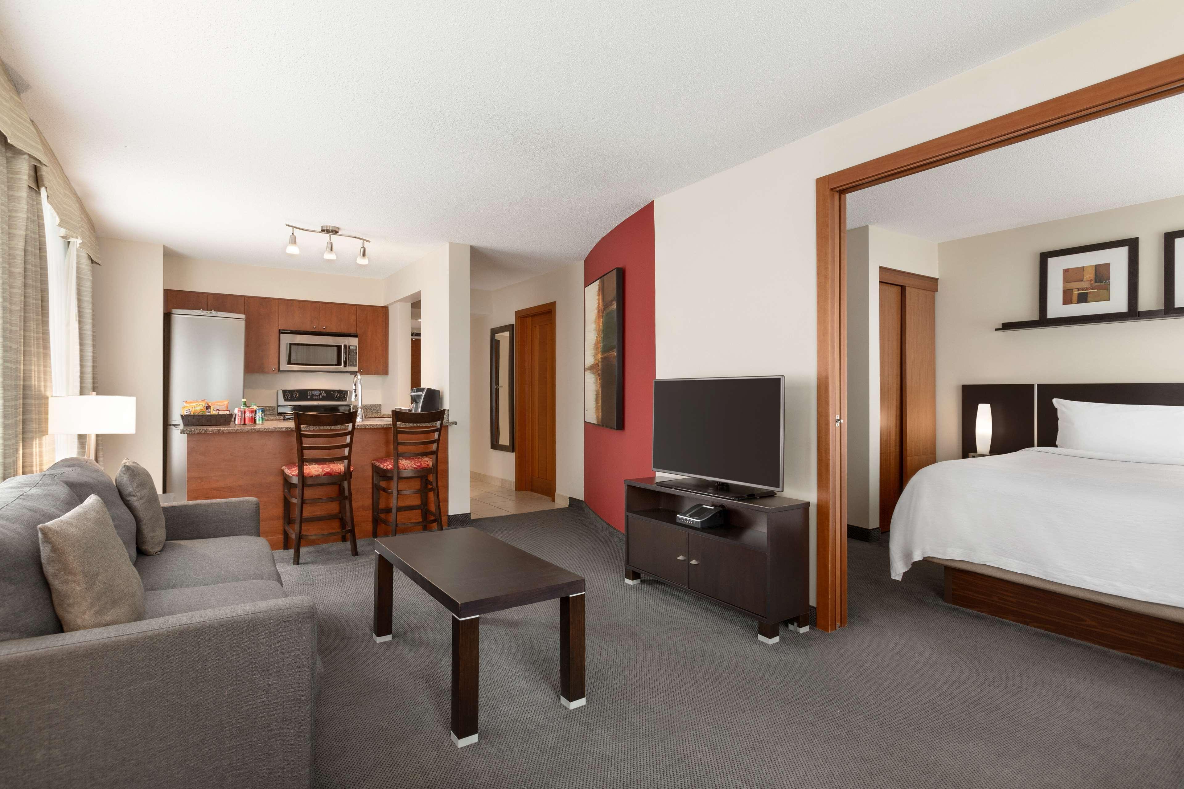 Embassy Suites By Hilton - Montréal Eksteriør billede