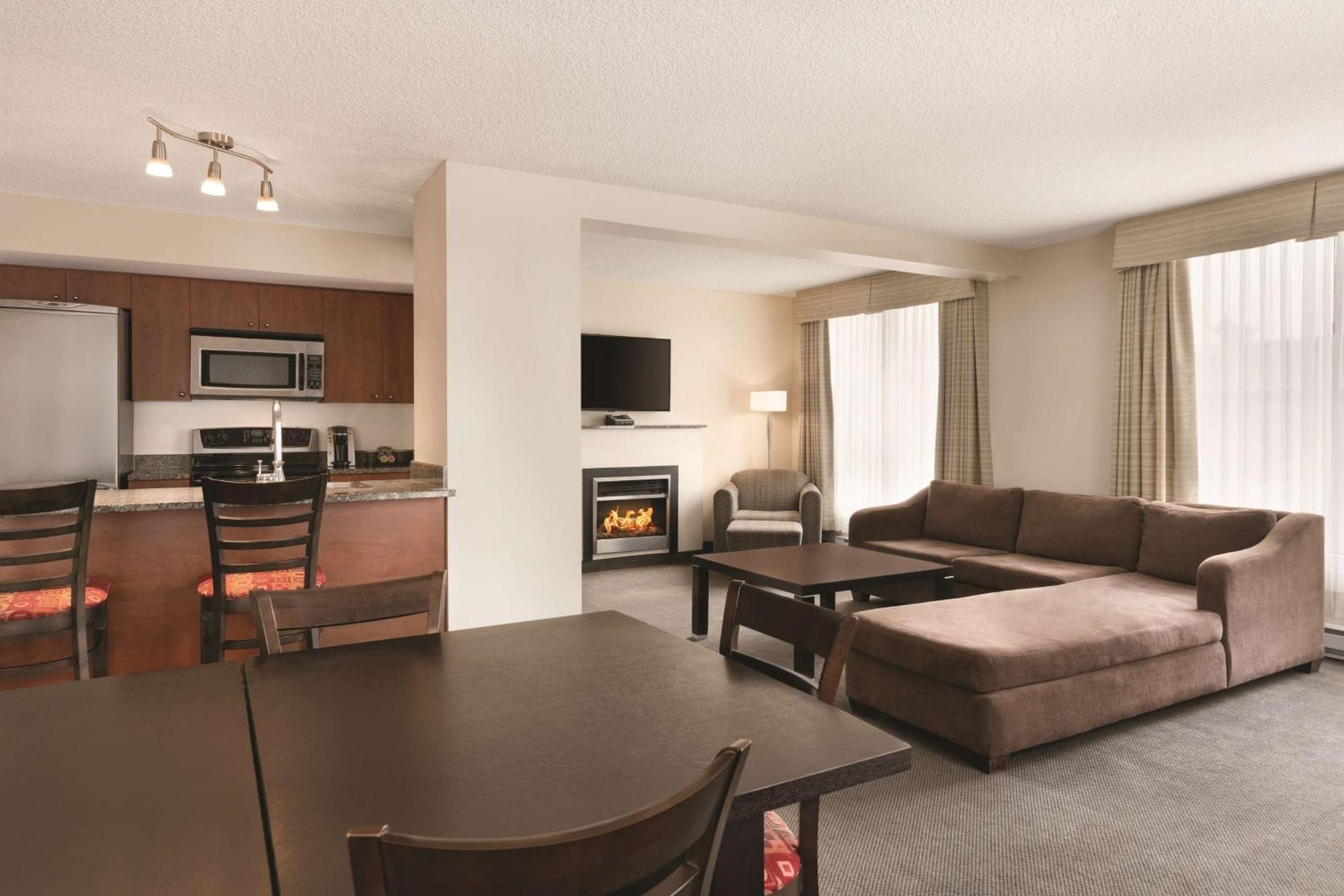Embassy Suites By Hilton - Montréal Eksteriør billede