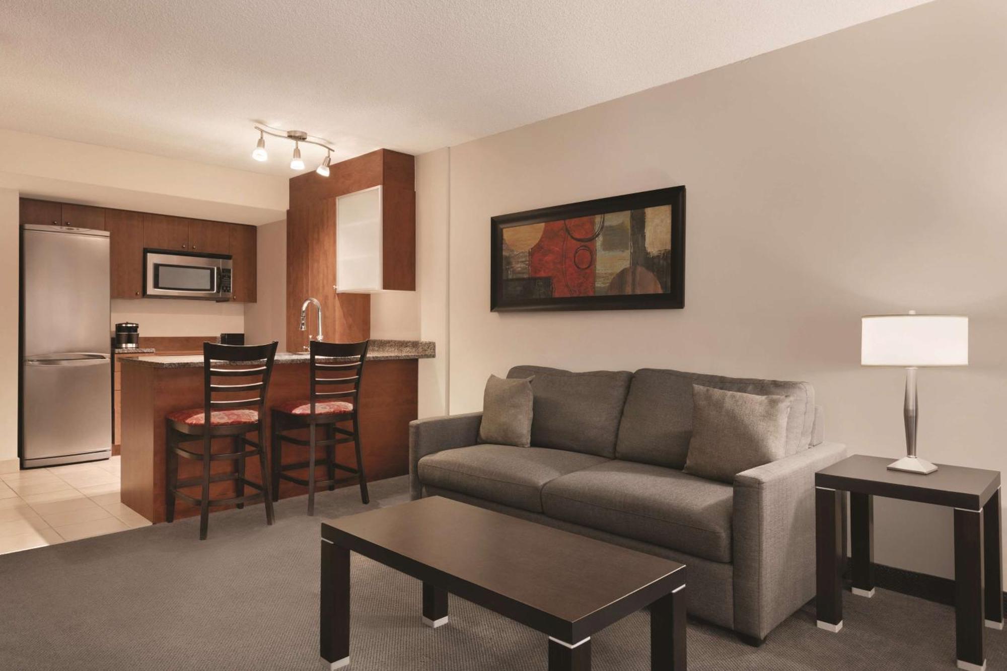 Embassy Suites By Hilton - Montréal Eksteriør billede