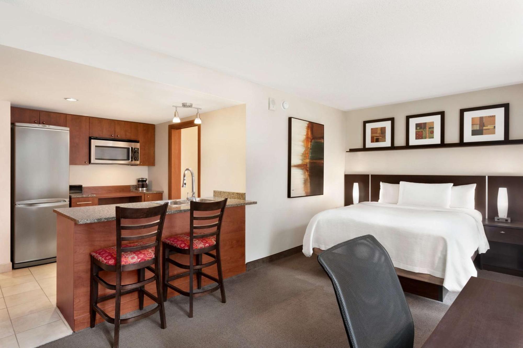 Embassy Suites By Hilton - Montréal Eksteriør billede