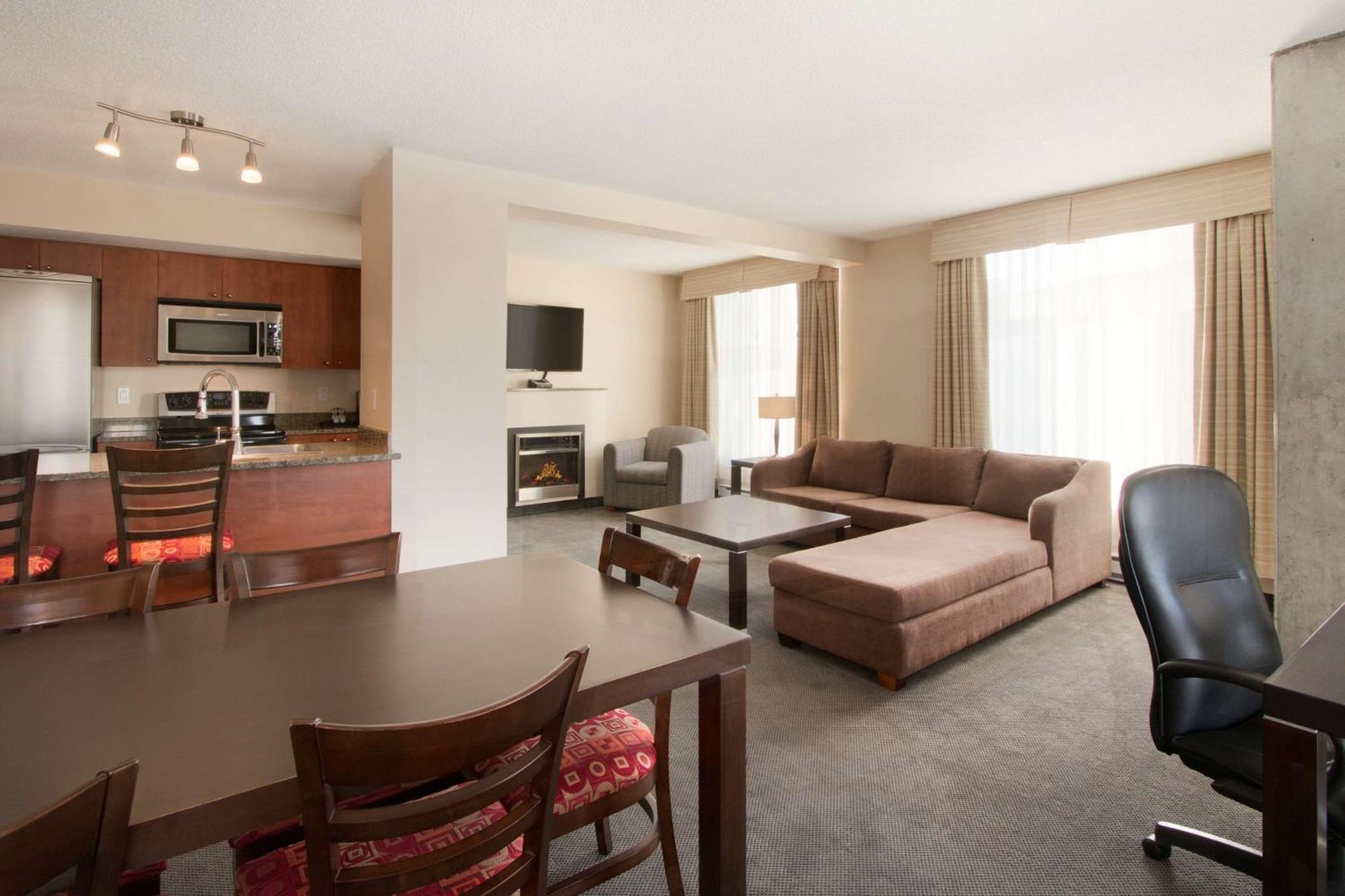 Embassy Suites By Hilton - Montréal Eksteriør billede
