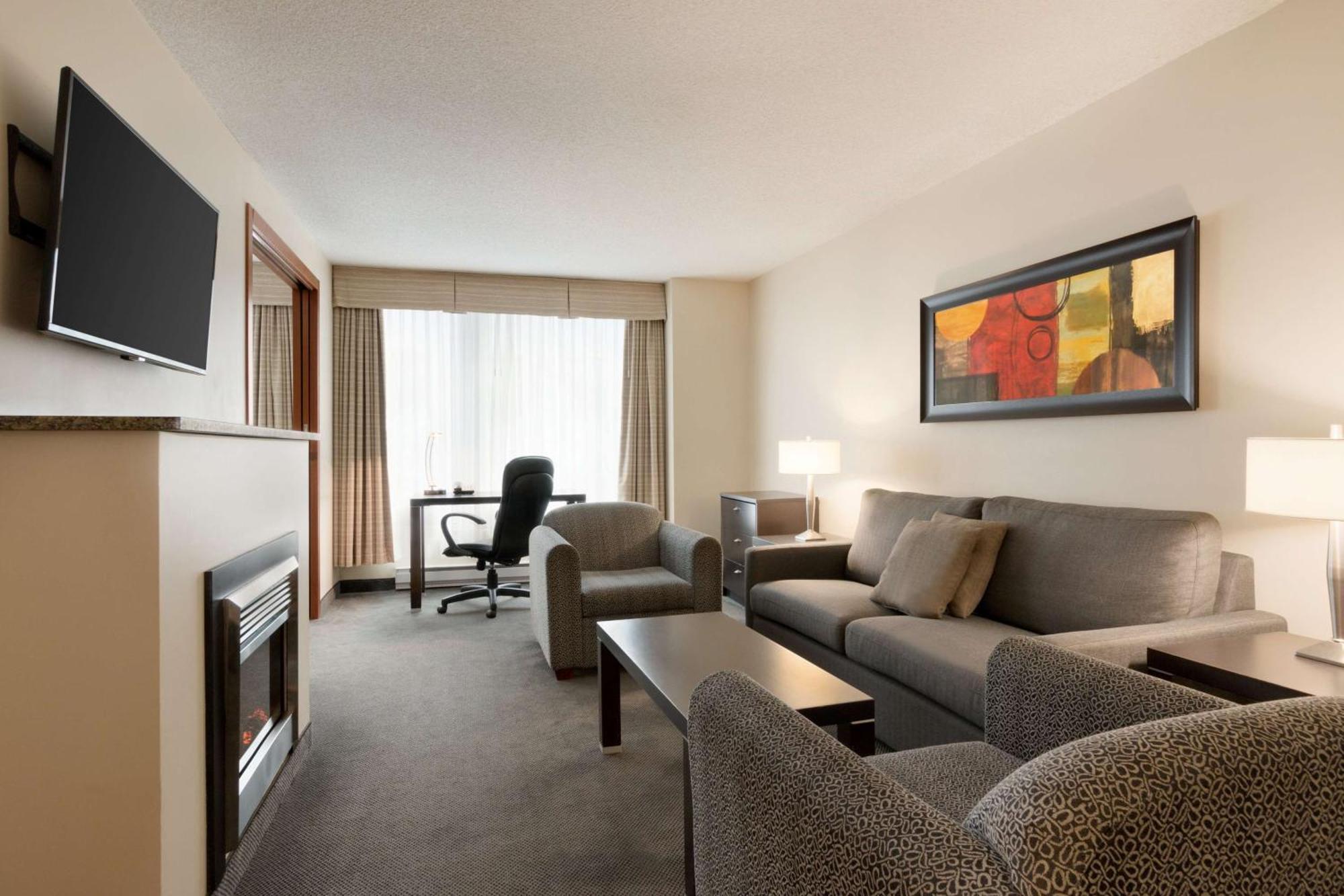 Embassy Suites By Hilton - Montréal Eksteriør billede