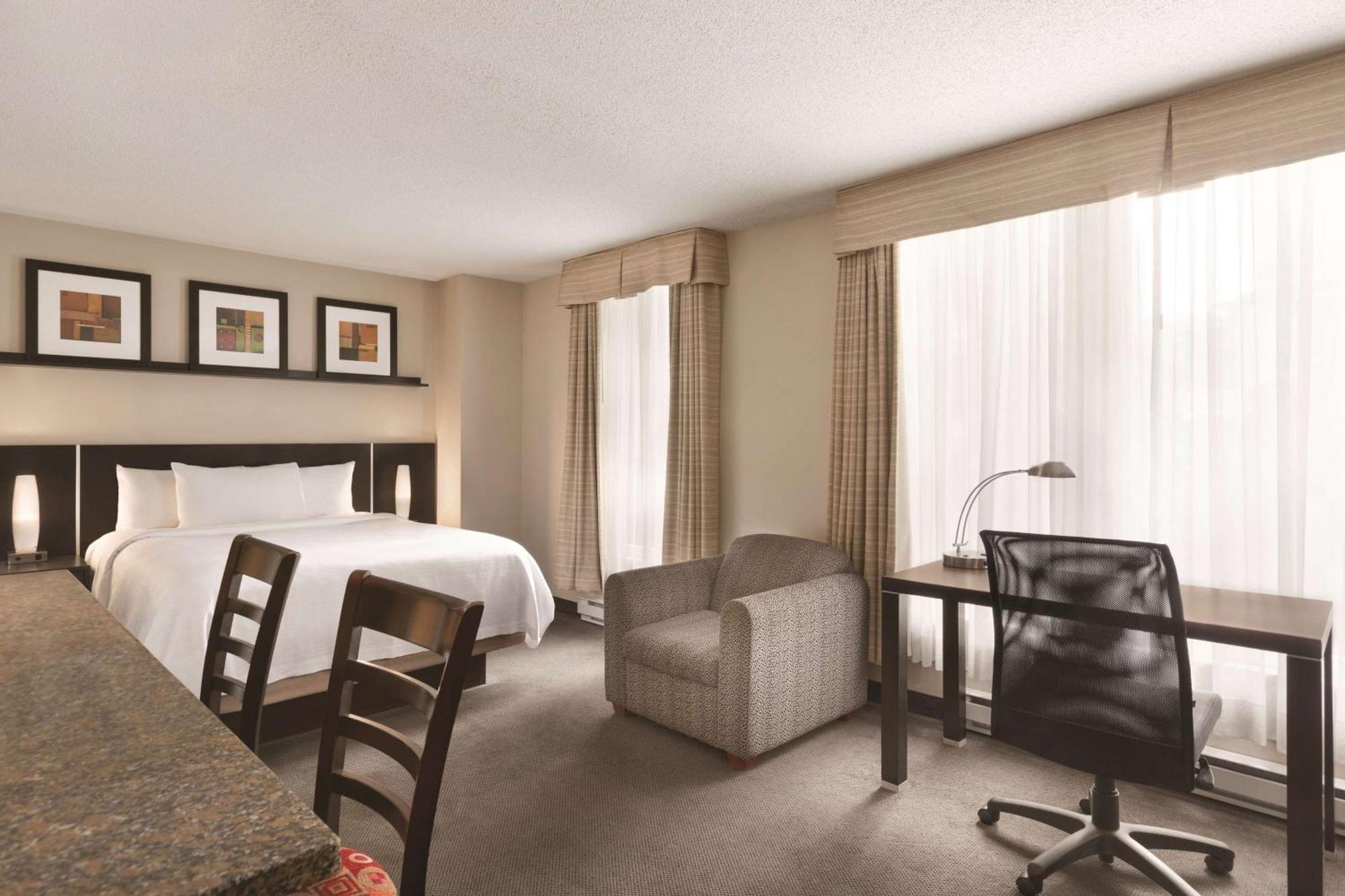 Embassy Suites By Hilton - Montréal Eksteriør billede